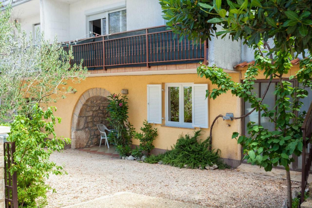 Marina Apartment Malinska Exterior photo